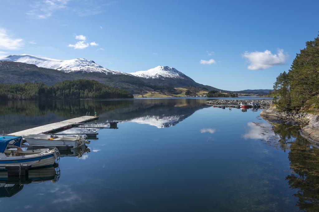 Hotel Valsoya Valsøyfjord Exterior foto