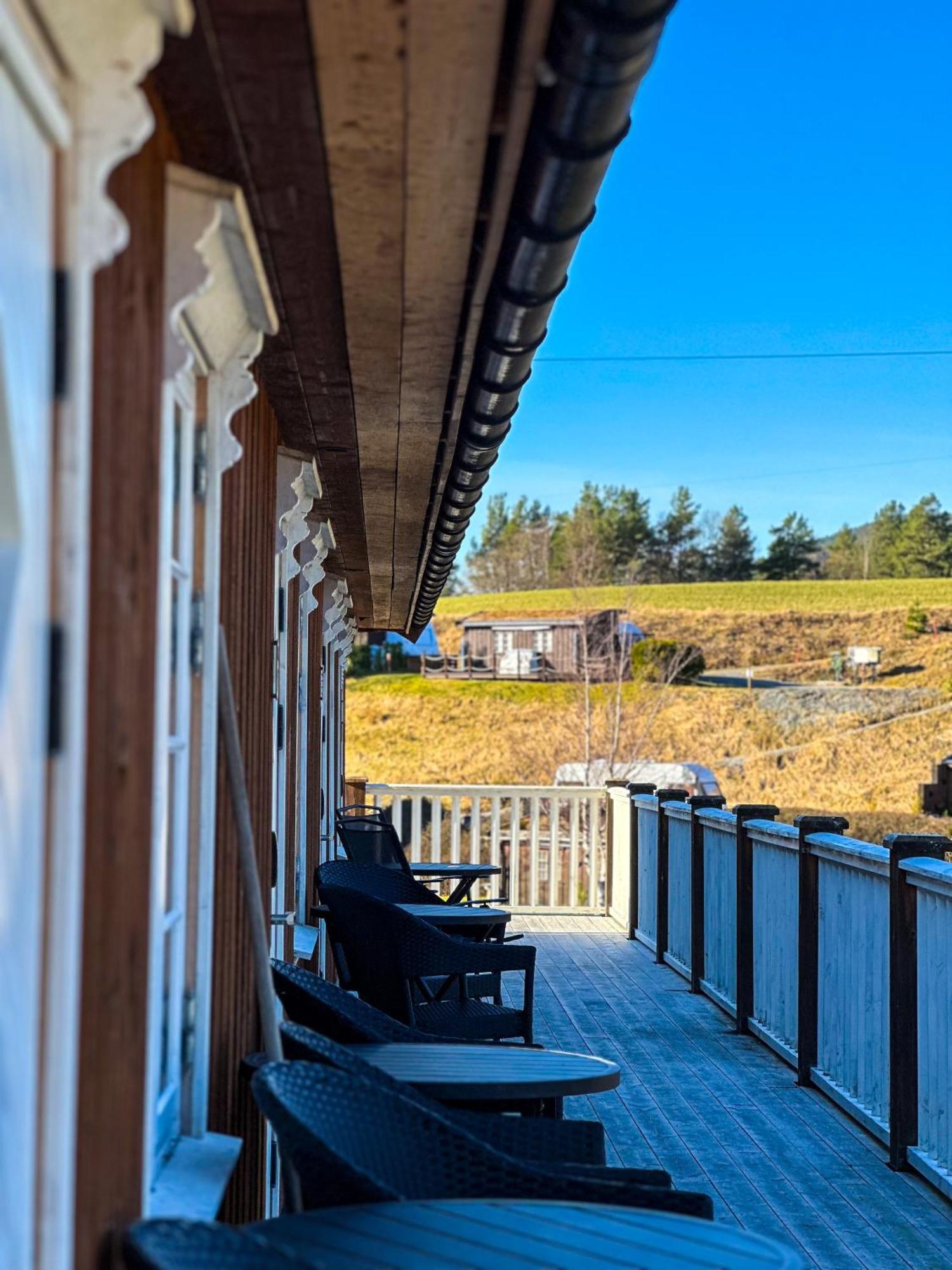 Hotel Valsoya Valsøyfjord Exterior foto