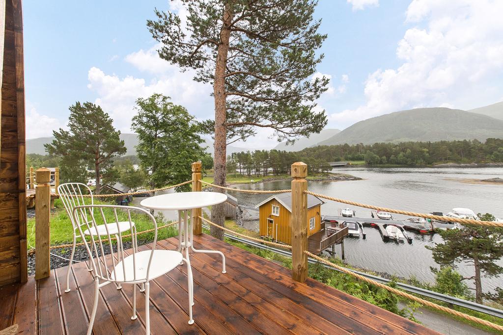 Hotel Valsoya Valsøyfjord Habitación foto